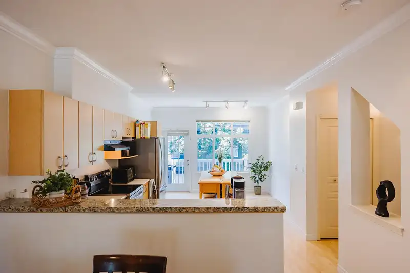 50 18839 69 AVENUE - photo 4 of 39