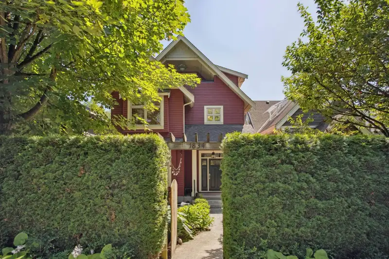 1834 E 6TH AVENUE - photo 4 of 35