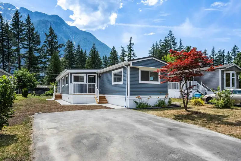 28 65367 KAWKAWA LAKE ROAD - photo 1 of 26