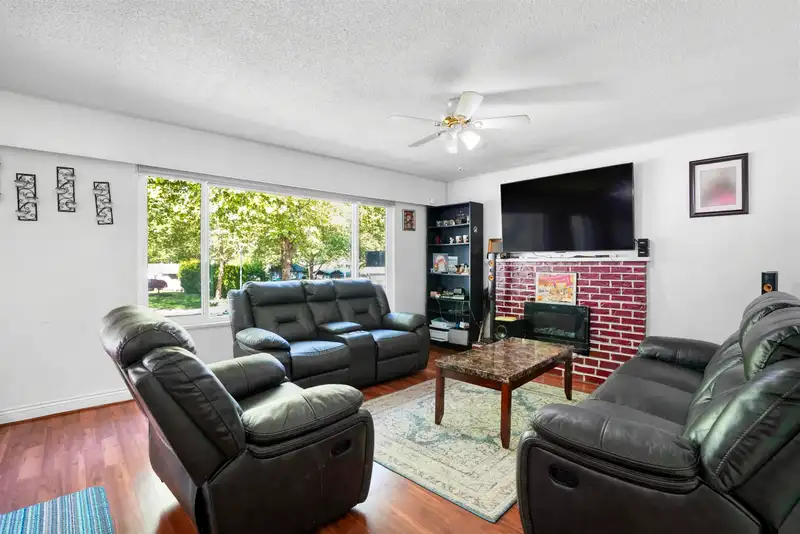 13312 SUTTON PLACE - photo 3 of 21