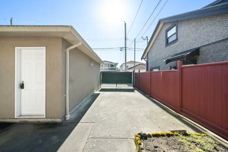 266 E 55TH AVENUE - photo 4 of 10