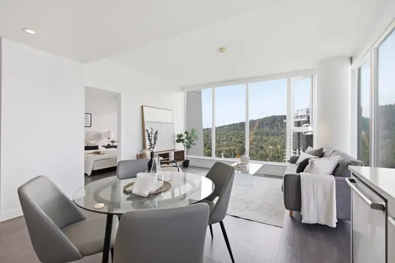 1604 567 CLARKE ROAD - photo 3 of 33