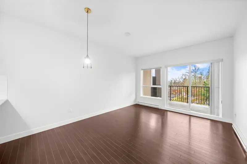 405 9655 KING GEORGE BOULEVARD - photo 3 of 24