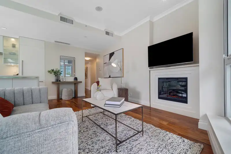 209 199 VICTORY SHIP WAY - photo 3 of 39