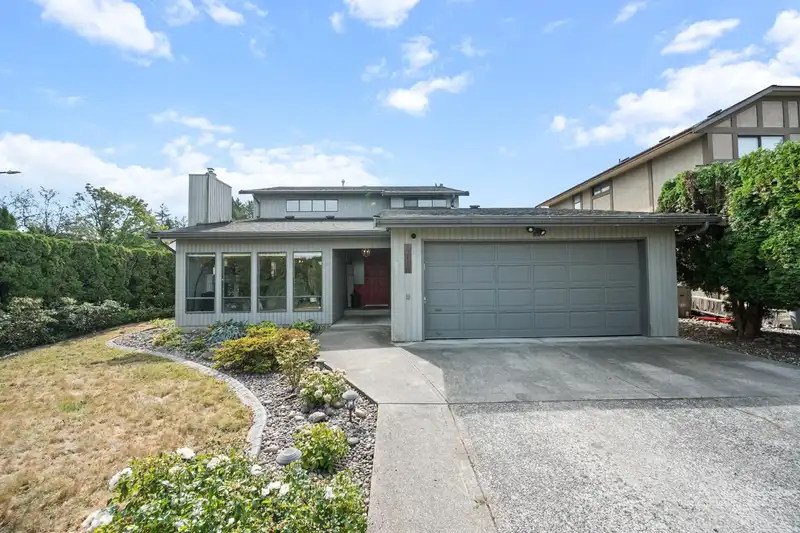 22110 ISAAC CRESCENT - photo 2 of 40