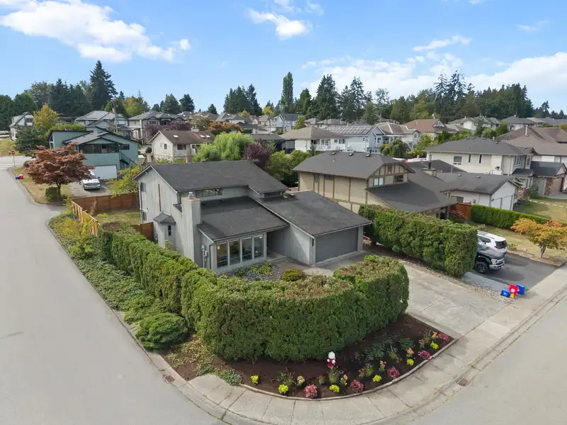 22110 ISAAC CRESCENT - photo 3 of 40