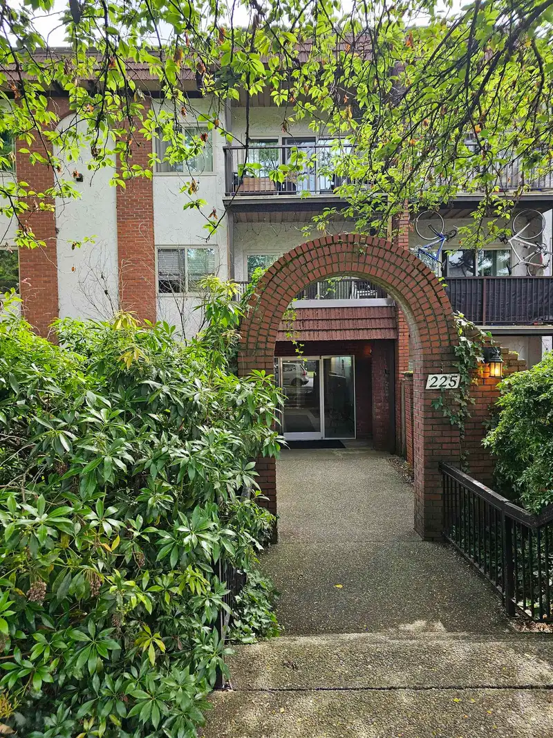 210 225 W 3RD STREET - photo 1 of 1