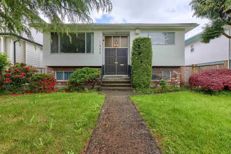 3492 E 49TH AVENUE - photo 1 of 31