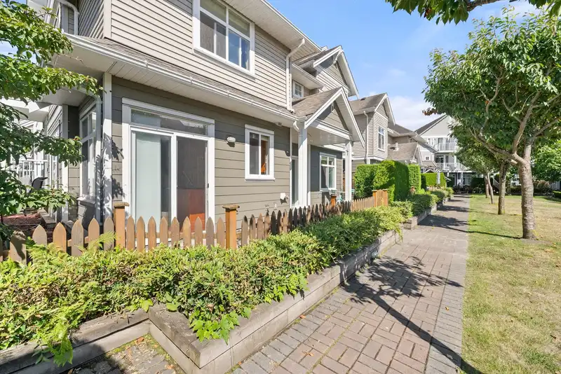 35 6300 LONDON ROAD - photo 4 of 35
