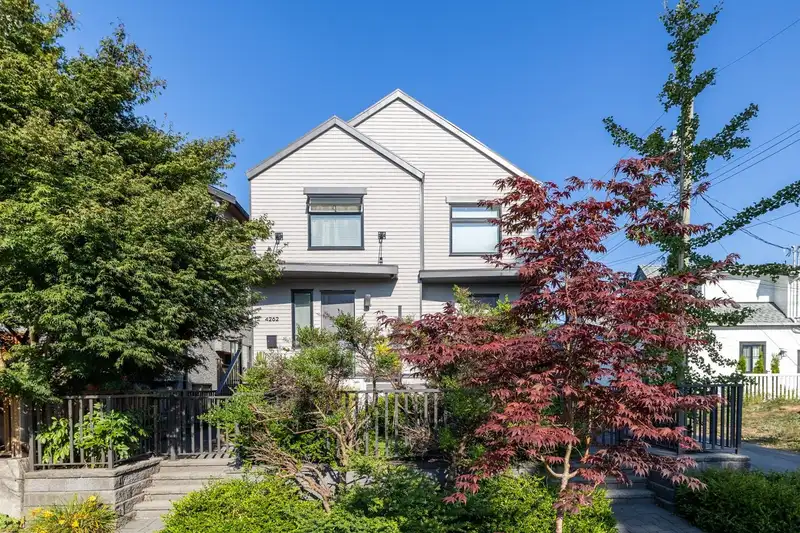 4268 INVERNESS STREET - photo 2 of 36