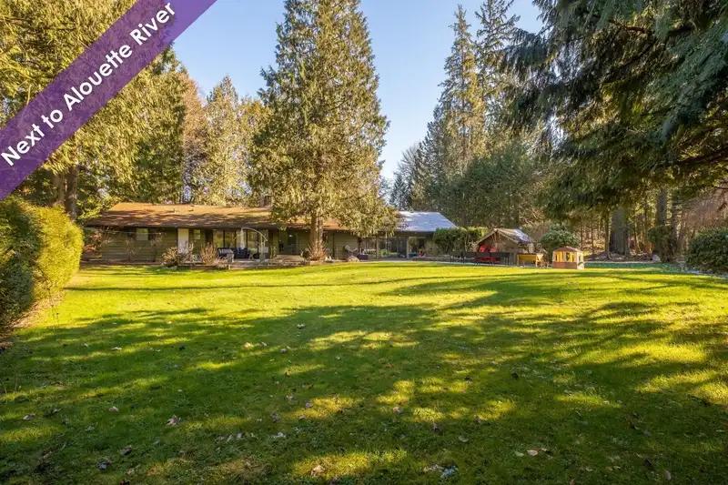 12795 FERN CRESCENT - photo 2 of 34