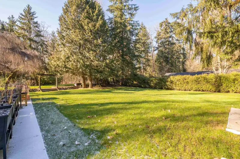 12795 FERN CRESCENT - photo 3 of 34