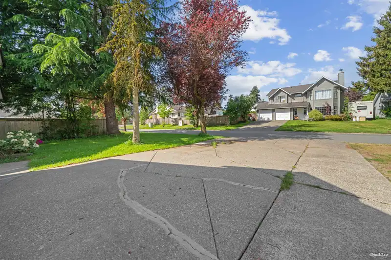 6034 174 STREET - photo 3 of 40