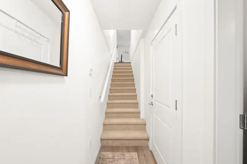 156 15778 85 AVENUE - photo 4 of 29