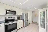 402 995 ROCHE POINT DRIVE - thumbnail 17