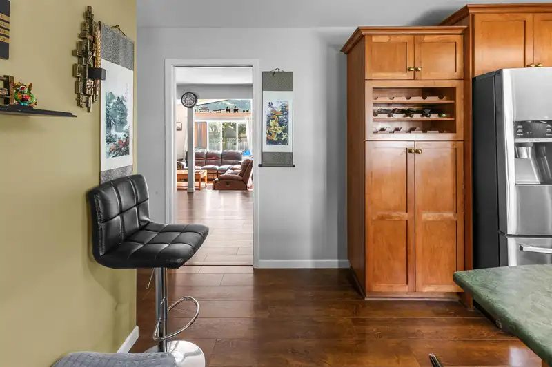 32622 EGGLESTONE AVENUE - photo 4 of 40