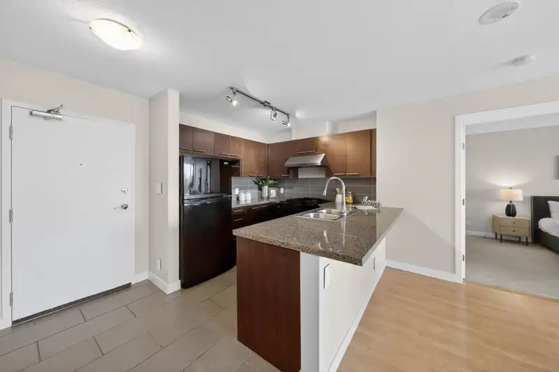 802 9171 FERNDALE ROAD - photo 3 of 23