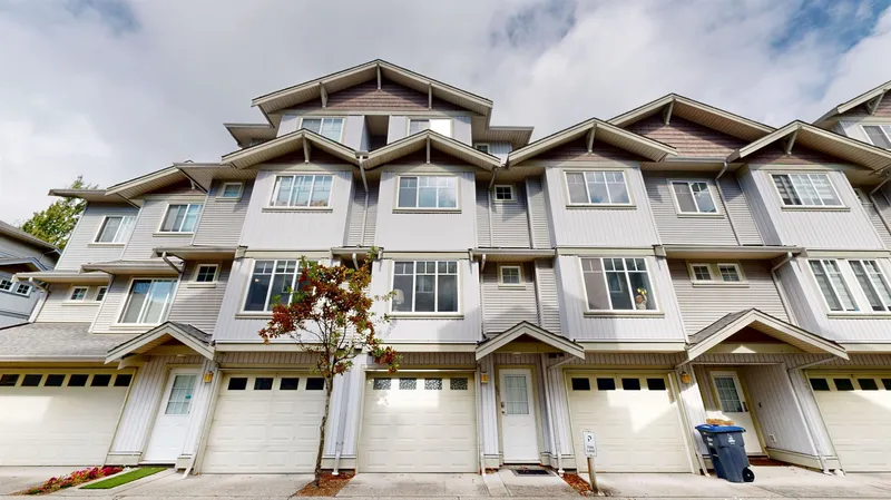 62 12040 68 AVENUE - photo 1 of 18