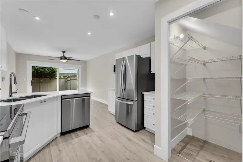 42 12165 75 AVENUE - photo 3 of 34