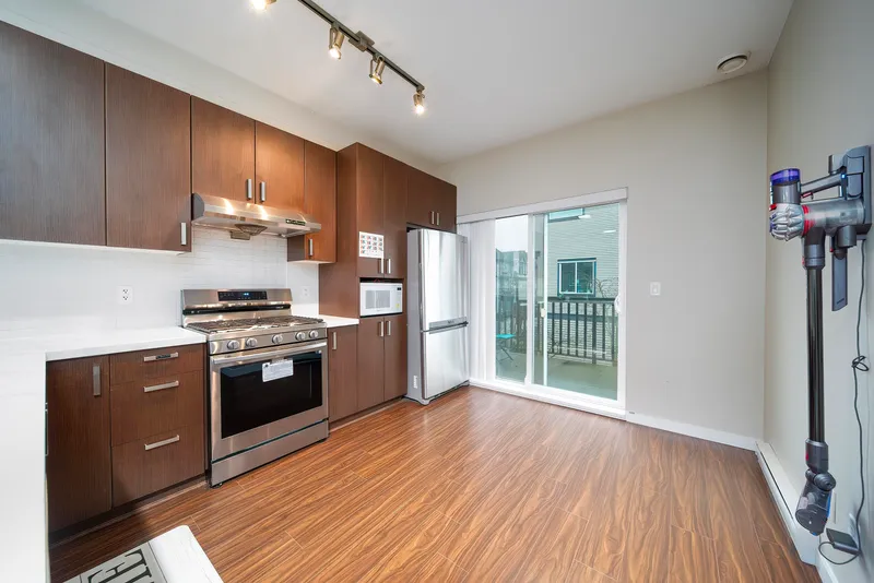 65 9566 TOMICKI AVENUE - photo 4 of 25