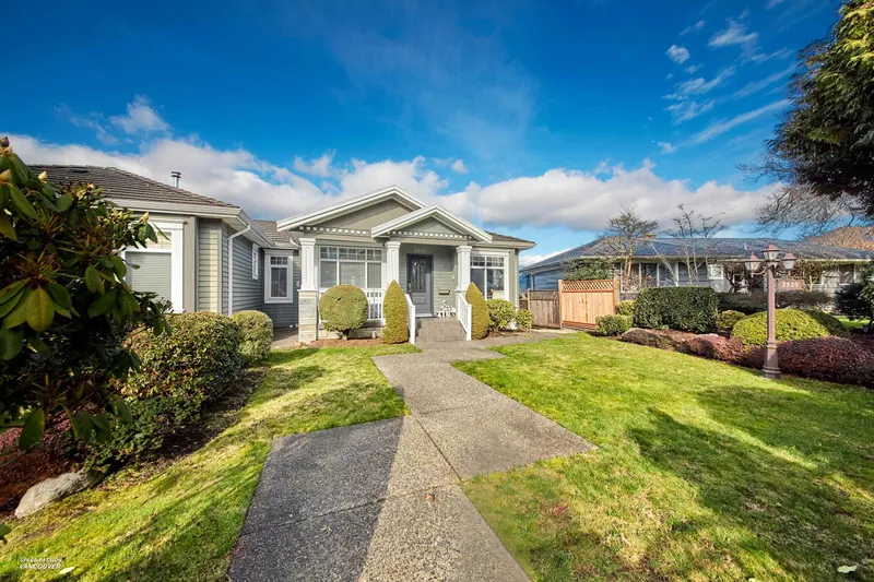 3939 ELMWOOD STREET - photo 2 of 25