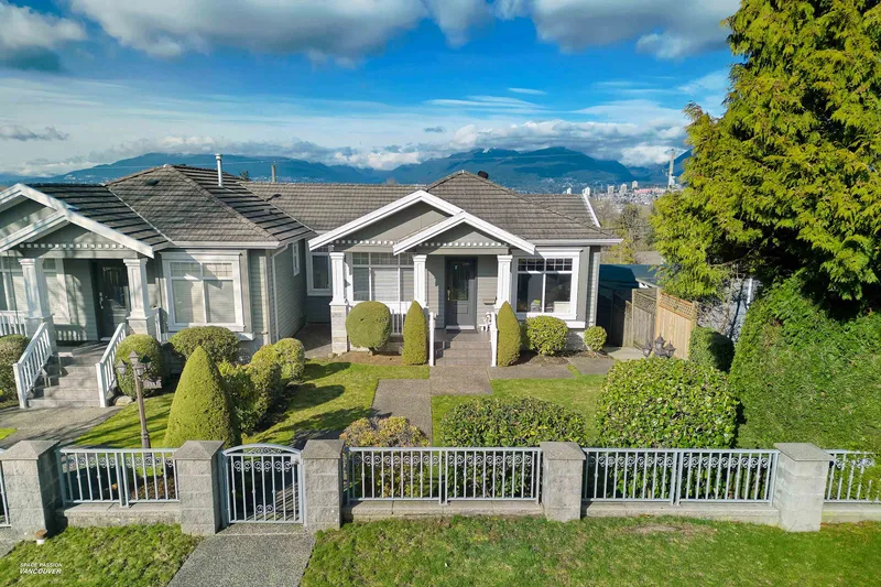 3939 ELMWOOD STREET - photo 3 of 25