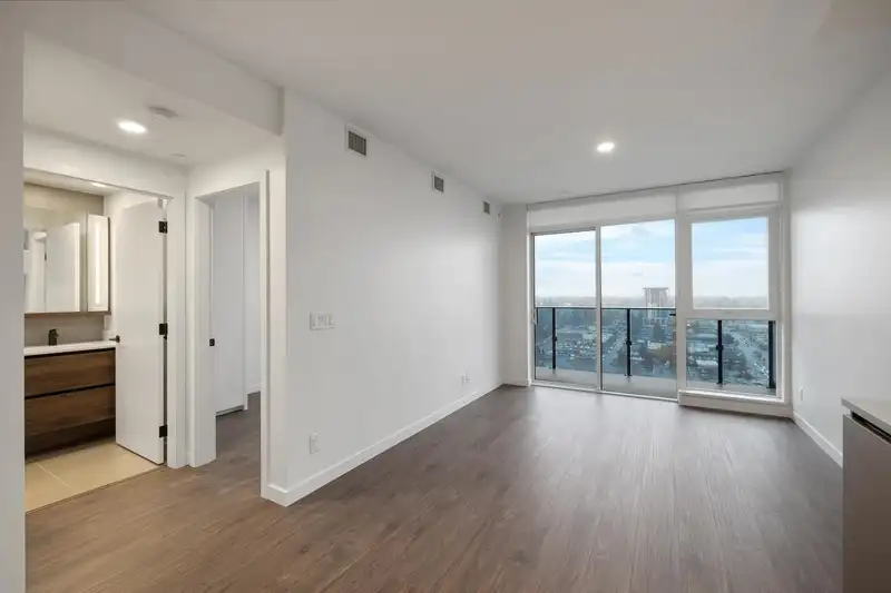 2406 10448 UNIVERSITY DRIVE - photo 4 of 28
