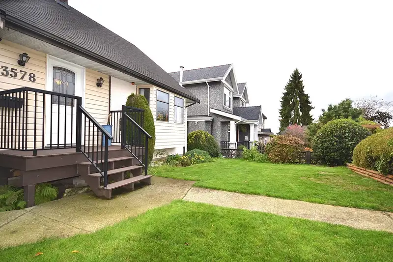 3578 HAIDA DRIVE - photo 2 of 28