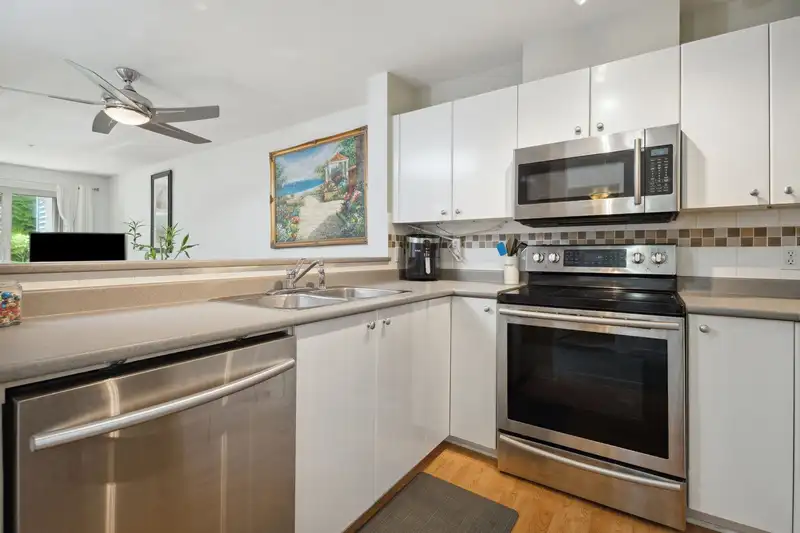 135 22020 49 AVENUE - photo 4 of 33
