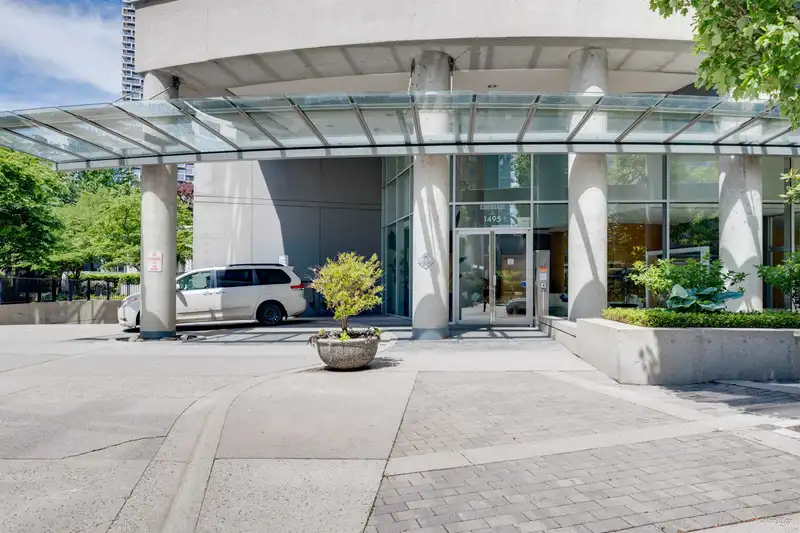 1701 1495 RICHARDS STREET - photo 2 of 19