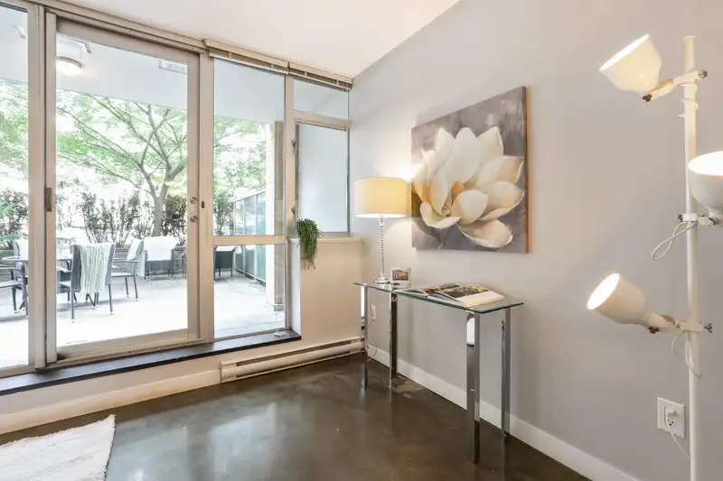 212 221 UNION STREET - photo 2 of 23