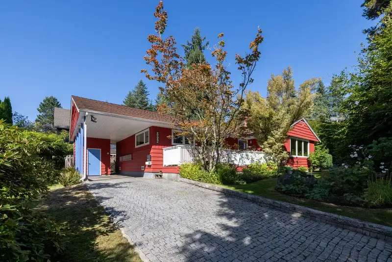 3025 PRINCESS AVENUE - photo 1 of 34