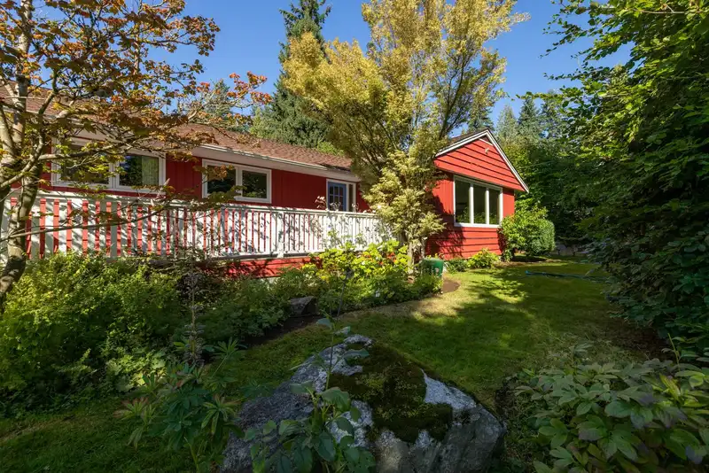 3025 PRINCESS AVENUE - photo 2 of 34