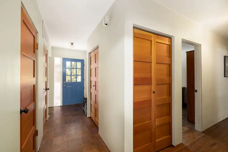 3025 PRINCESS AVENUE - photo 4 of 34