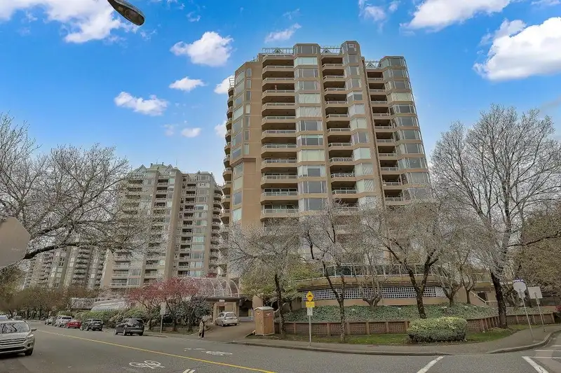 1104 1045 QUAYSIDE DRIVE - photo 1 of 40