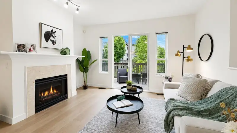 44 3880 WESTMINSTER HIGHWAY - photo 1 of 1