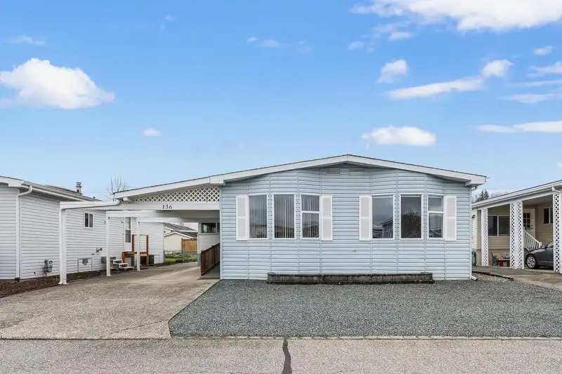 136 9055 ASHWELL ROAD - photo 1 of 33
