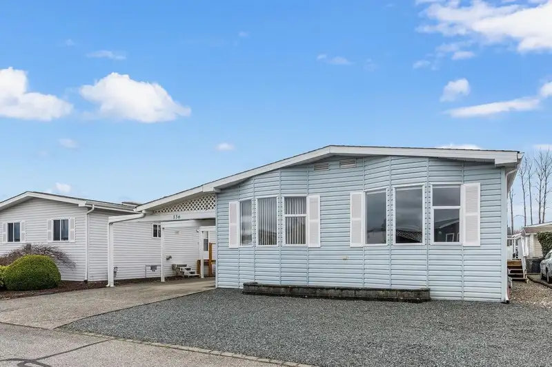 136 9055 ASHWELL ROAD - photo 2 of 33