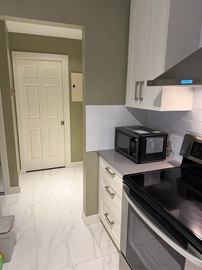 328 7480 ST. ALBANS ROAD - photo 1 of 17