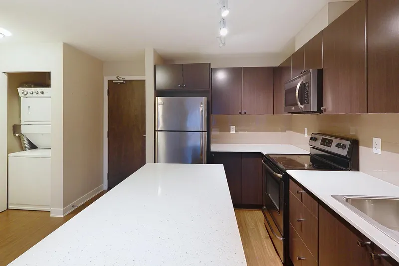 417 13740 75A AVENUE - photo 3 of 18