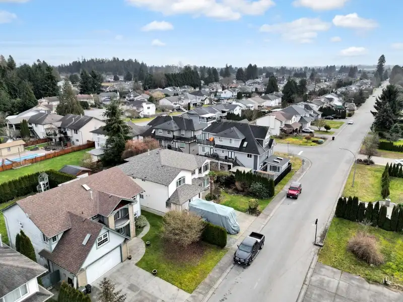 12530 188 STREET - photo 3 of 39