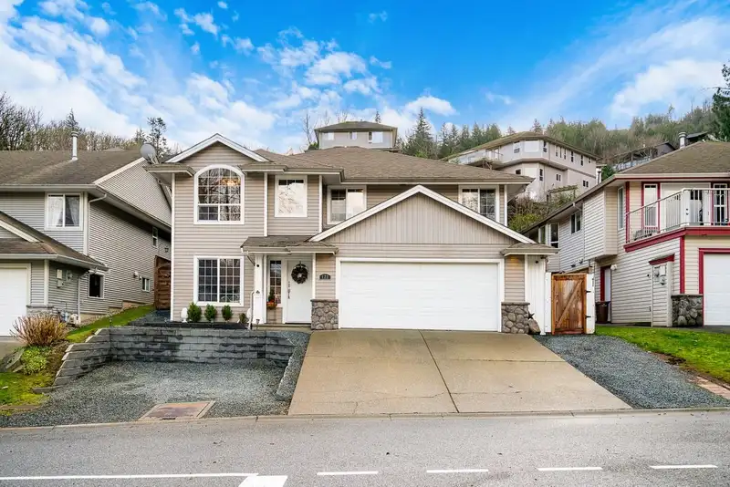 122 43995 CHILLIWACK MOUNTAIN ROAD - photo 1 of 38