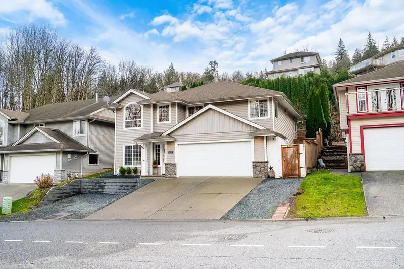 122 43995 CHILLIWACK MOUNTAIN ROAD - photo 2 of 38