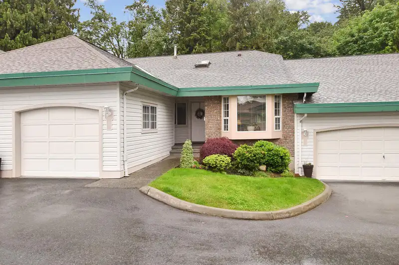 24 3115 TRAFALGAR STREET - photo 2 of 36