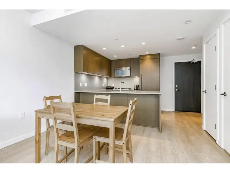 1401 112 E 13TH STREET - photo 4 of 25