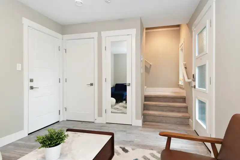 142 16488 64 AVENUE - photo 3 of 27