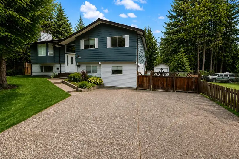 3370 VIEWMOUNT DRIVE - photo 1 of 37