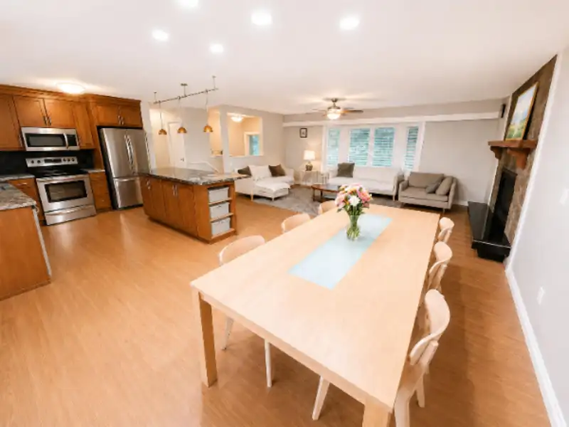 3370 VIEWMOUNT DRIVE - photo 4 of 37