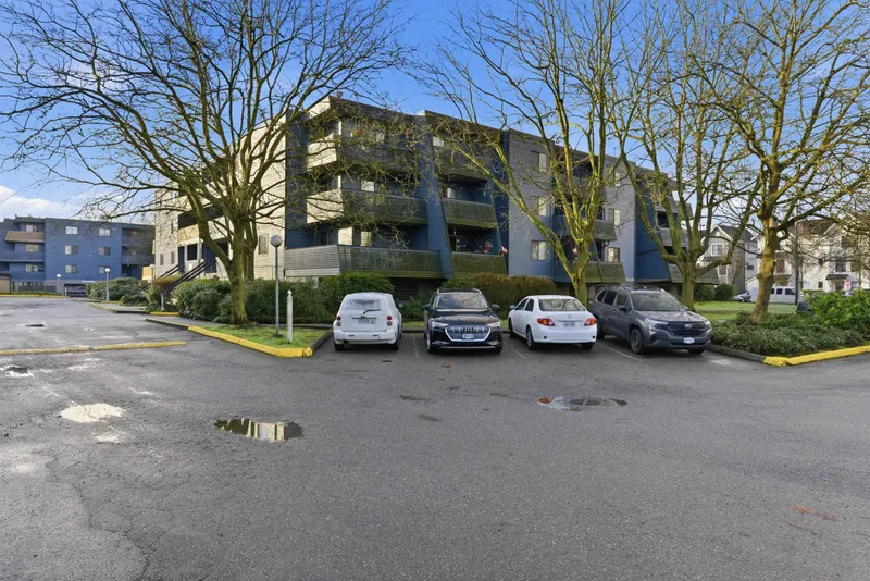 306 5906 176A STREET - photo 3 of 18