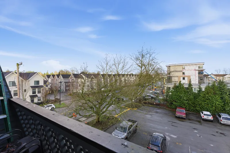 306 5906 176A STREET - photo 4 of 18